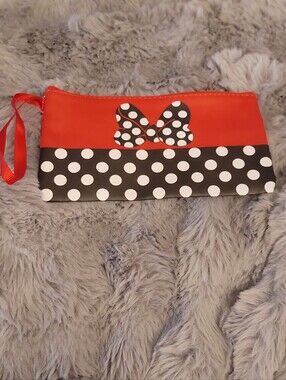 Womens Minnie Wristlet